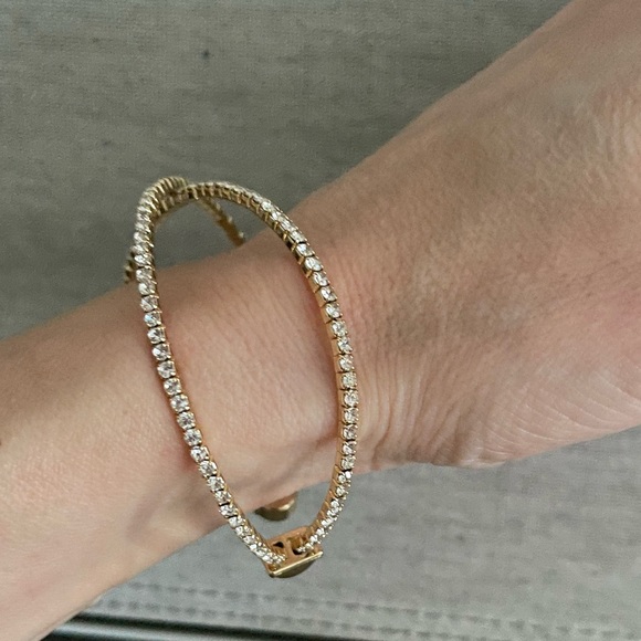 Gold with diamond X cuff bracelet - Picture 4 of 7